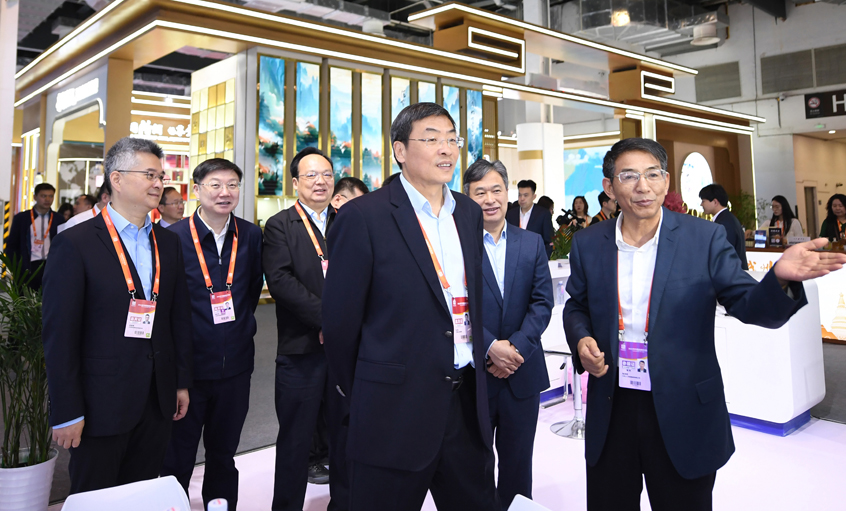 鸿运国际电缆亮相2024中国品牌展览会